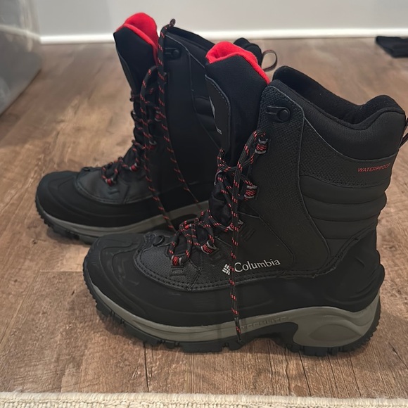 Columbia Black Rain & Snow Boots with Waterproof Material and Chunky Sole - Picture 4 of 8
